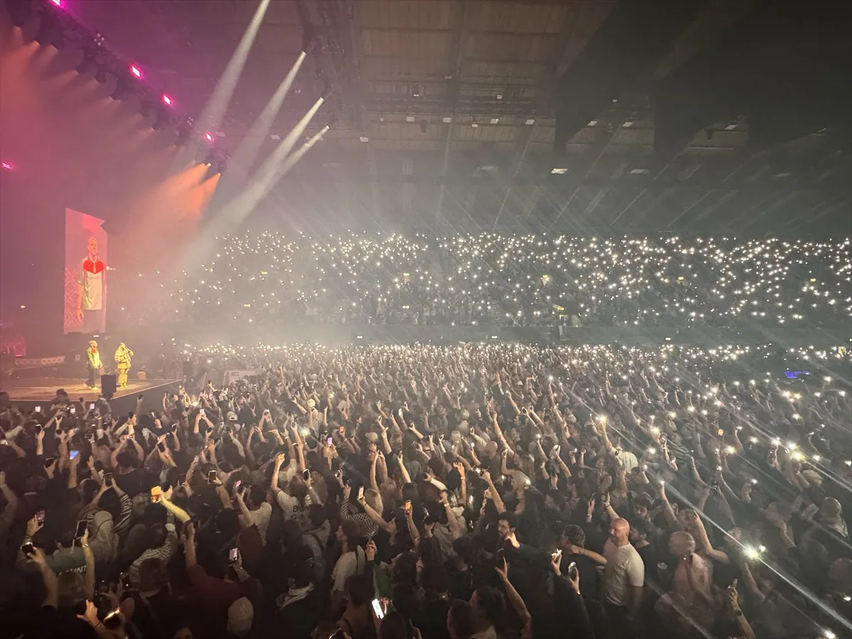 ABD'li rapçi Macklemore Londra'da Filistin'e destek konseri verdi