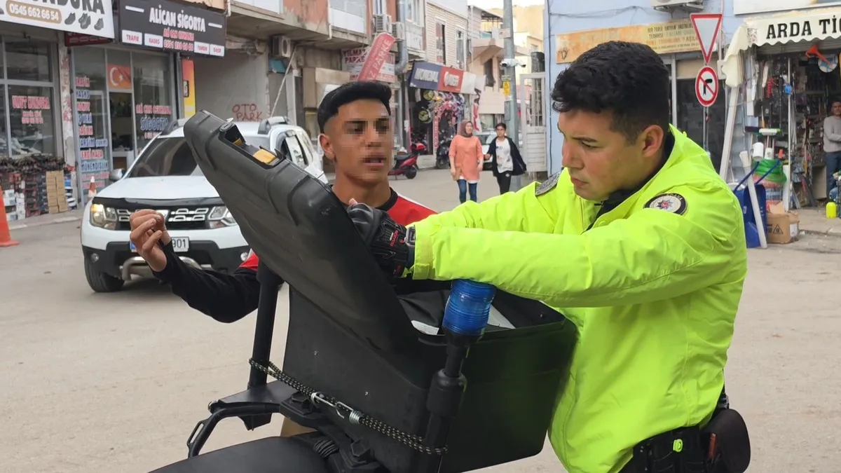 Adana Kozan'da ehliyetsiz sürücüye 40 bin TL trafik cezası uygulandı