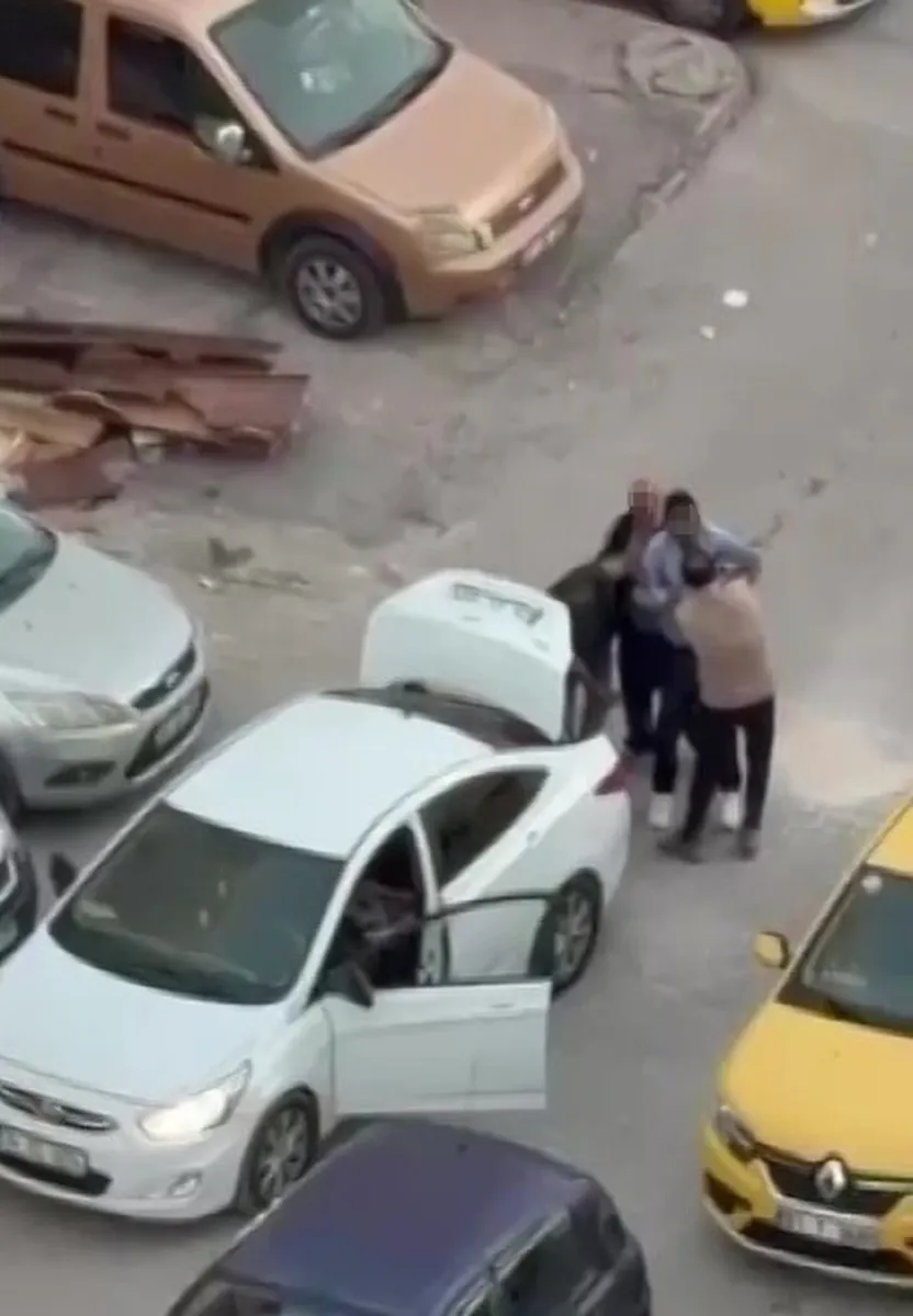Adana'da borçları yüzünden eve gitmeyen kişiyi bagaja koyan aileye işlem yapıldı