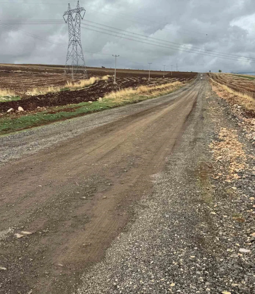 Adıyaman Bebek köyü sakinlerinden bozuk yol için onarım çağrısı
