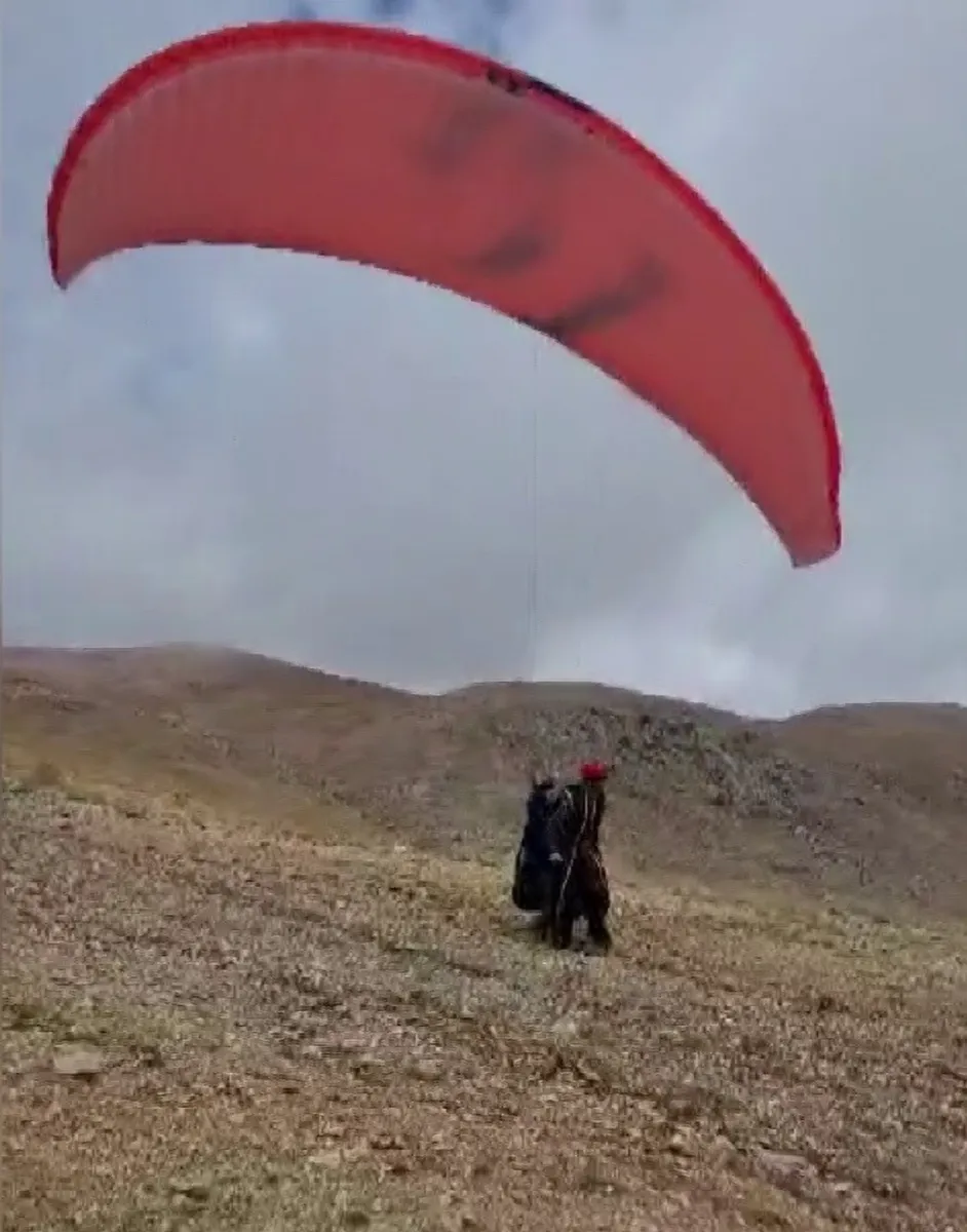 Adıyaman'ın Tut ilçesinde bir ilk: İrlandalı sporcudan wingsuit atlayışı