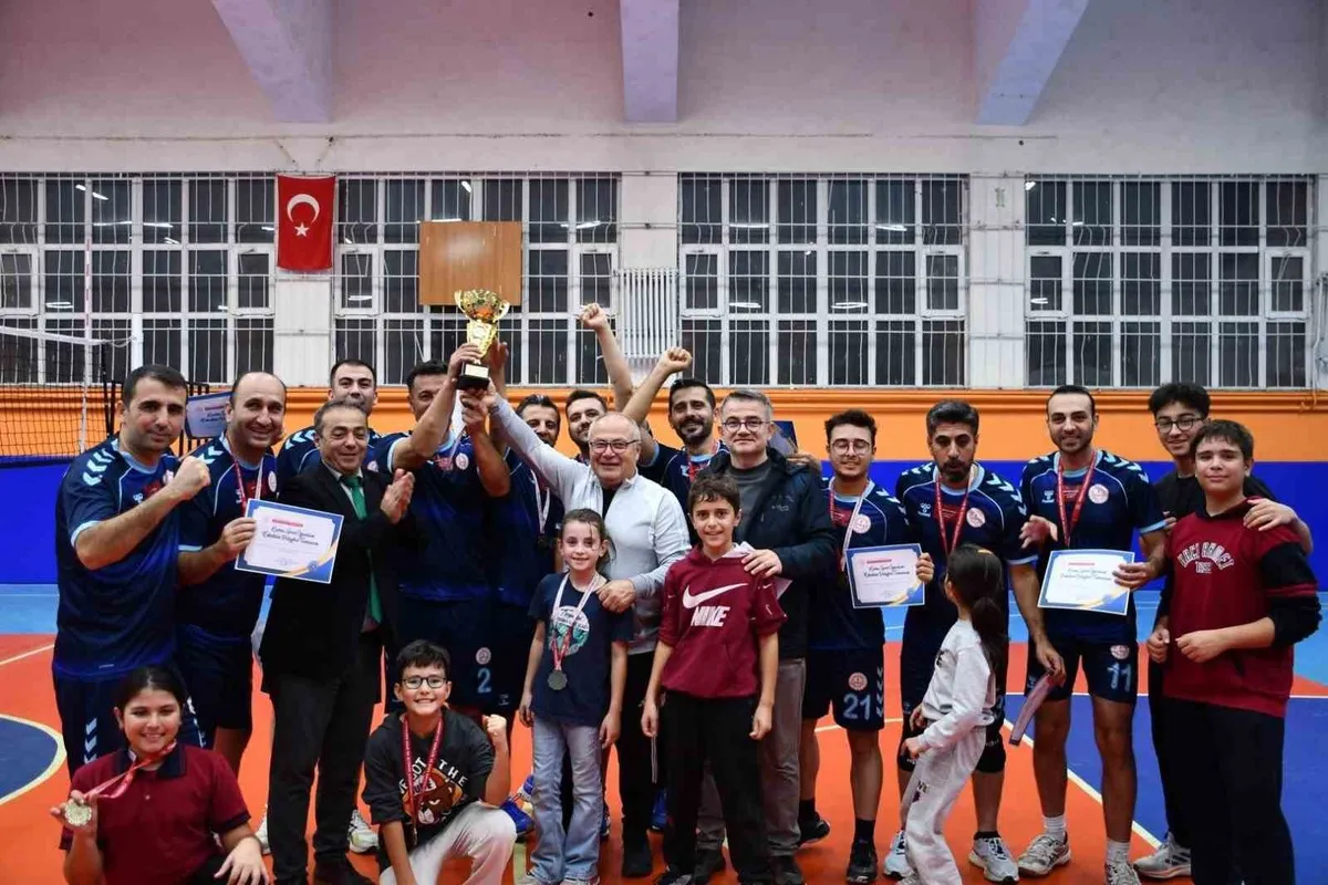 Afyonkarahisar 4. Kamu Spor Oyunları voleybol müsabakaları tamamlandı