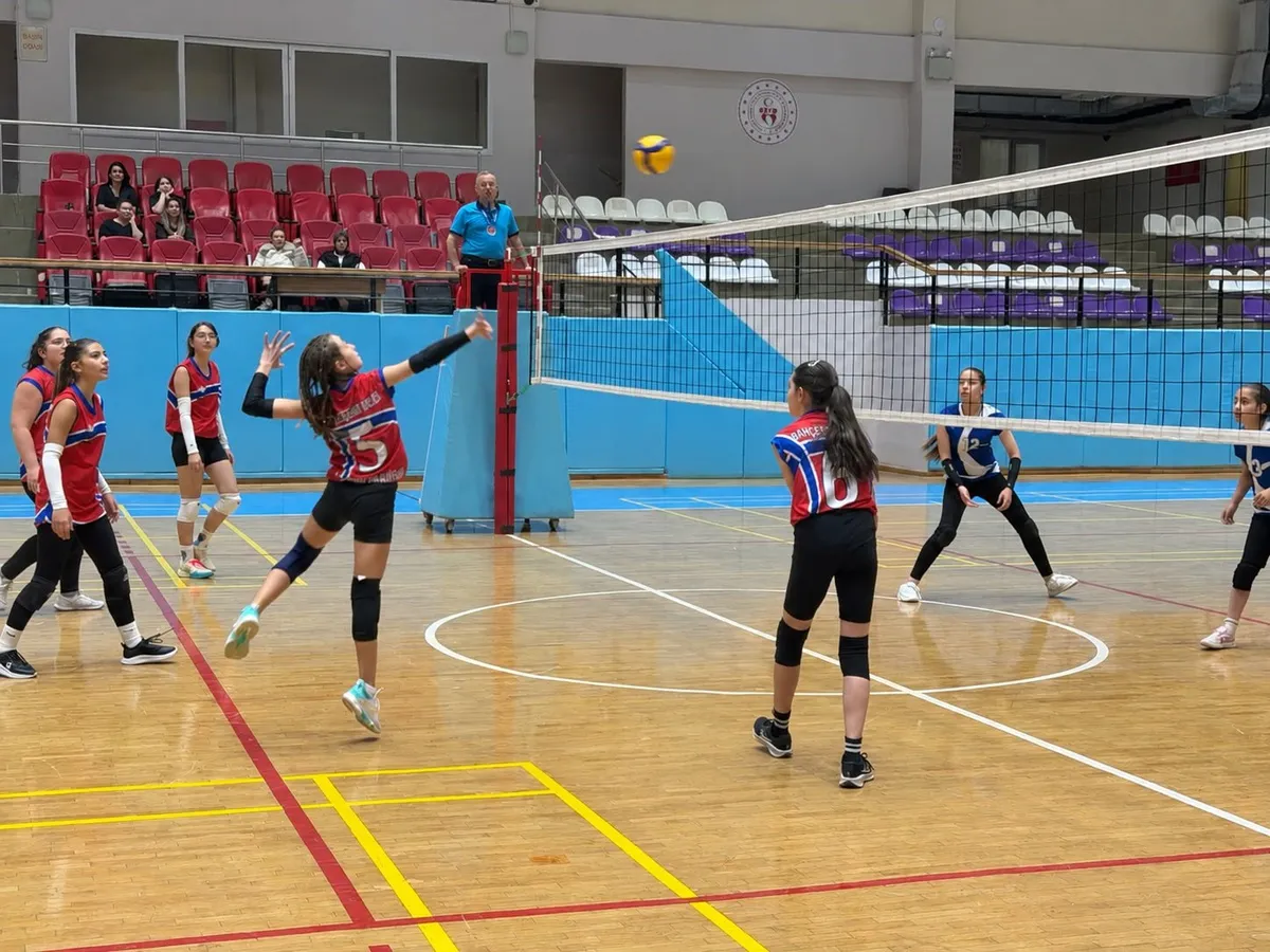 Afyonkarahisar'da okul sporları heyecanı dört farklı branşla start aldı