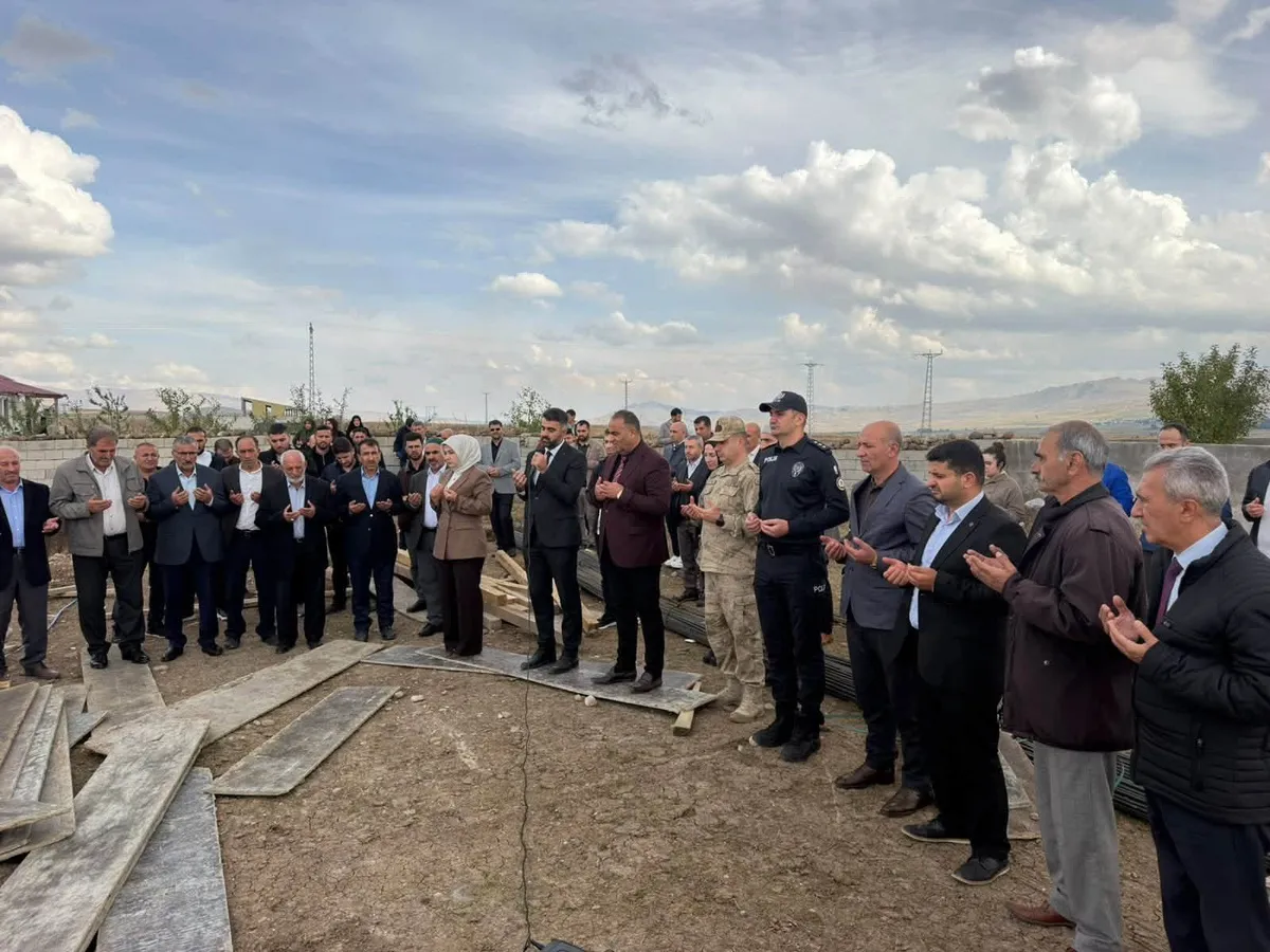 Ağrı Taşlıçay'da yapımı planlanan Kız Kur'an Kursu'nun temeli atıldı