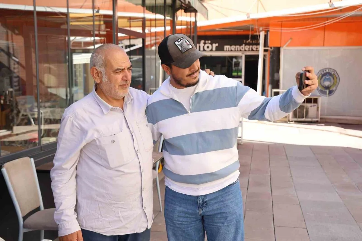 Aksaraylı lokantacı Kurtlar Vadisi'nin Abidin'ine benzerliğiyle ilgi odağı oldu