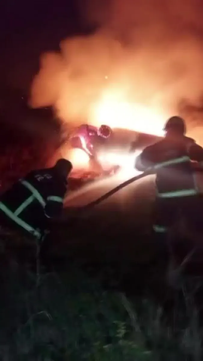 Amasya Suluova'da takla atan otomobil alev aldı: Bir yaralı