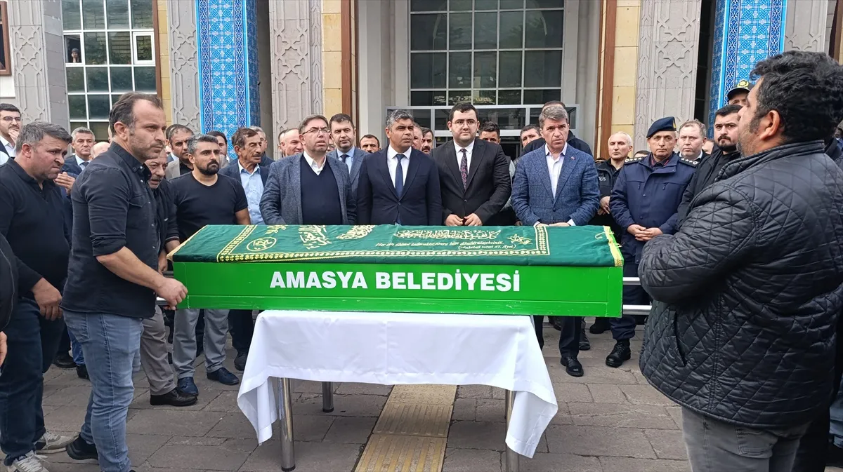 Amasya'da bisiklet kazası sonucu hayatını kaybeden adliye personeli için tören