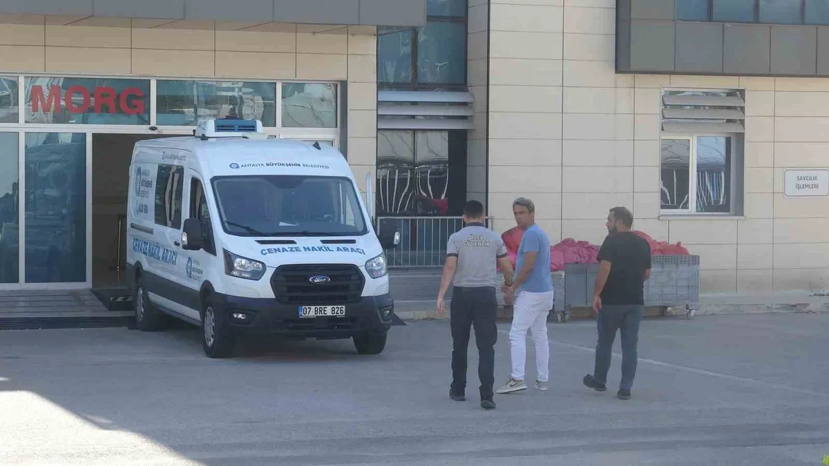 Antalya'nın Demre ilçesinde tekne turunda kaybolan tatilcinin cansız bedeni bulundu