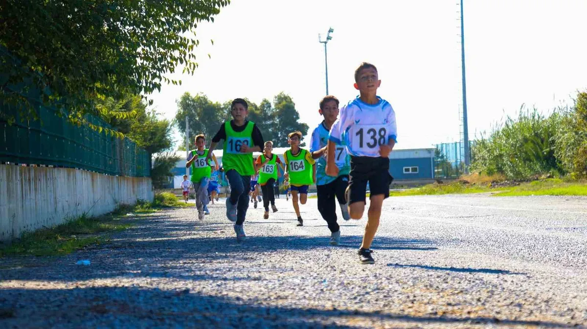 Aydın Efeler'de düzenlenen kros il birinciliği 281 sporcunun katılımıyla yapıldı