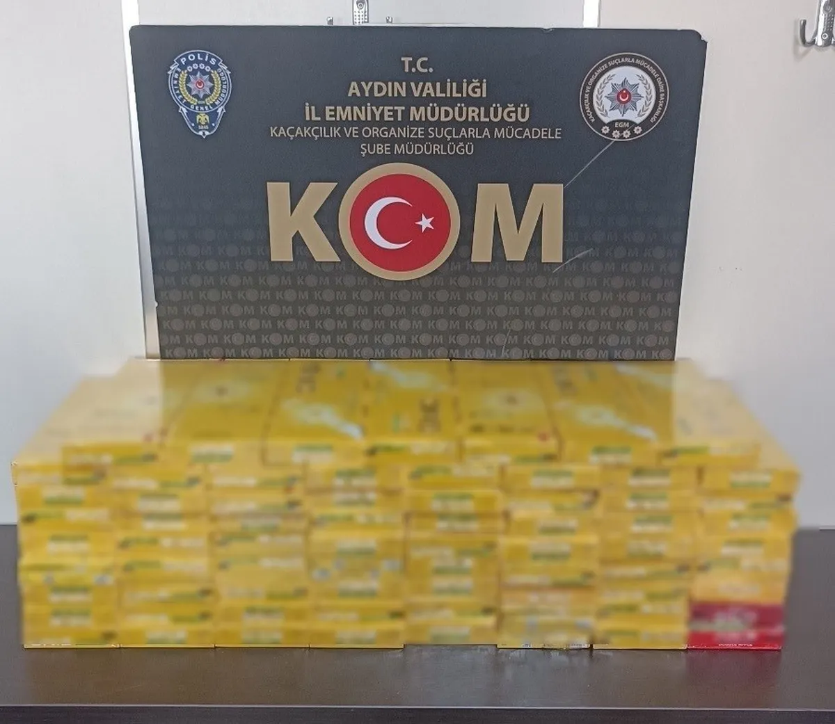 Aydın Efeler'de gerçekleştirilen operasyonda çok sayıda kaçak ürün ele geçirildi