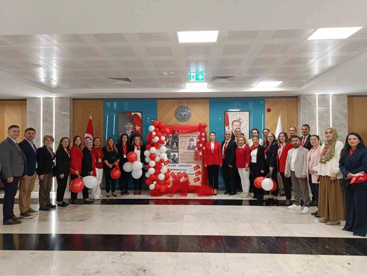 Aydın Şehir Hastanesi'nde çocuklara 29 Ekim Cumhuriyet Bayramı coşkusu