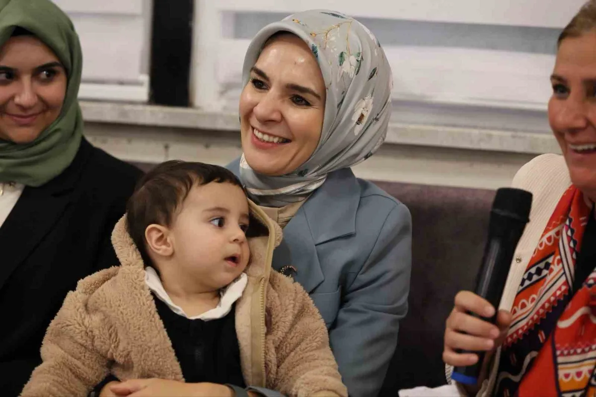 Bakan Göktaş Afyonkarahisar'da düzenlenen anne kız buluşmasına katıldı