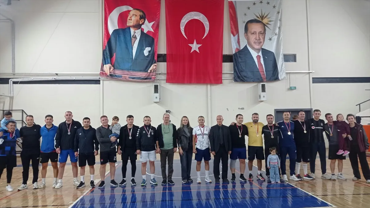 Balıkesir Gömeç'te düzenlenen Cumhuriyet Kupası voleybol turnuvasının galibi belli oldu