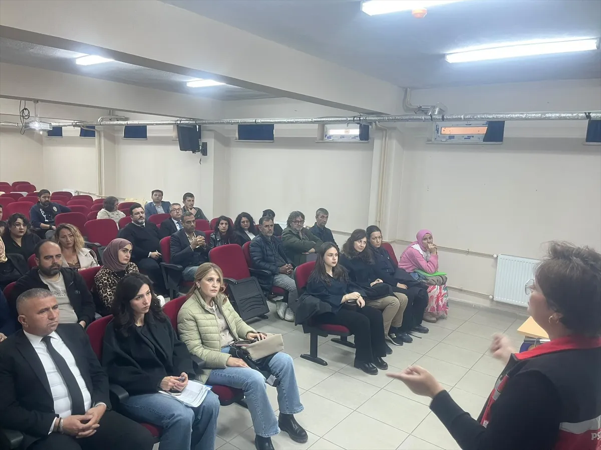 Balıkesir Gömeç'te öğrencilerin güvenli eğitimi için kapsamlı toplantı