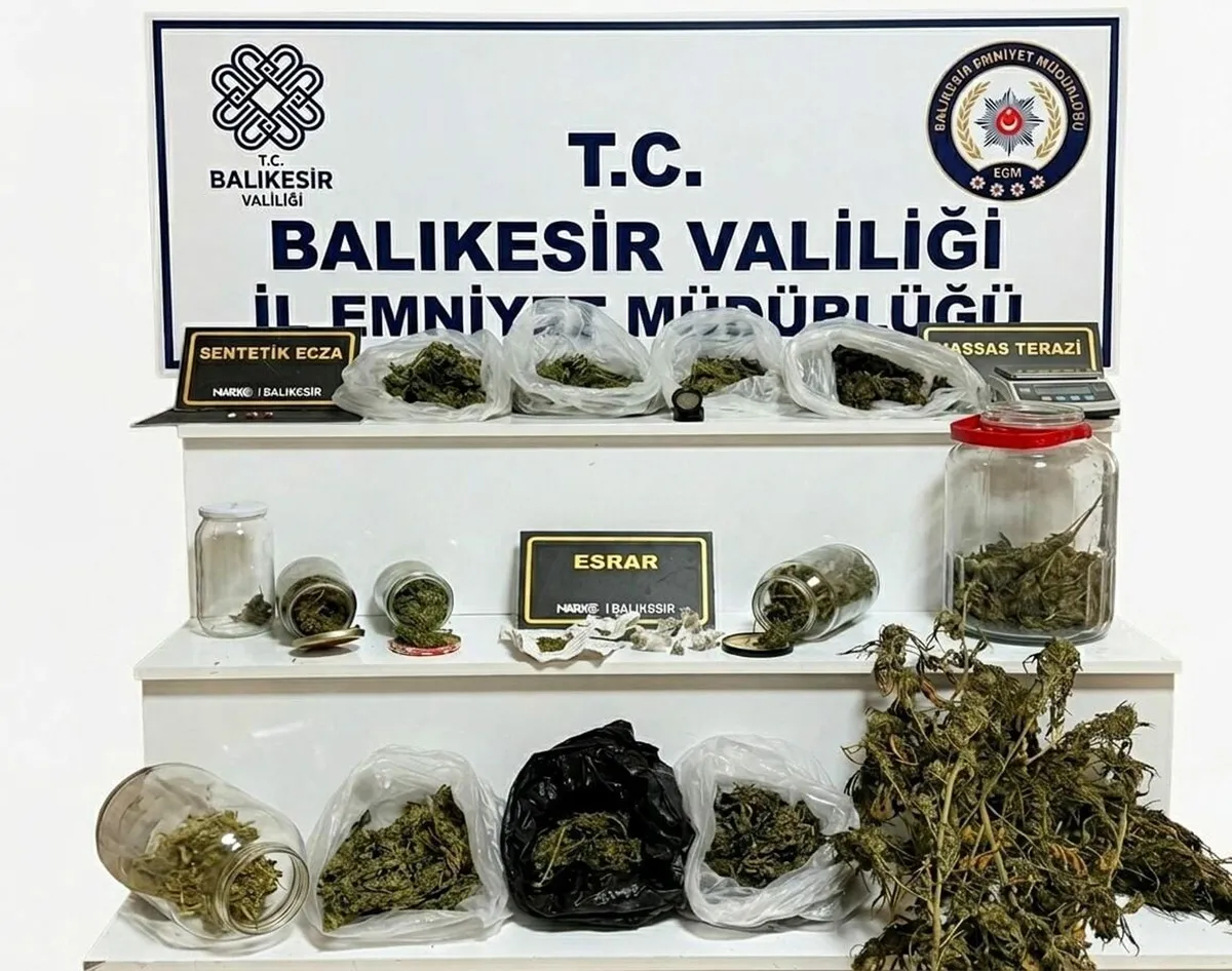 Balıkesir'de düzenlenen iki uyuşturucu operasyonunda iki kişi yakalandı