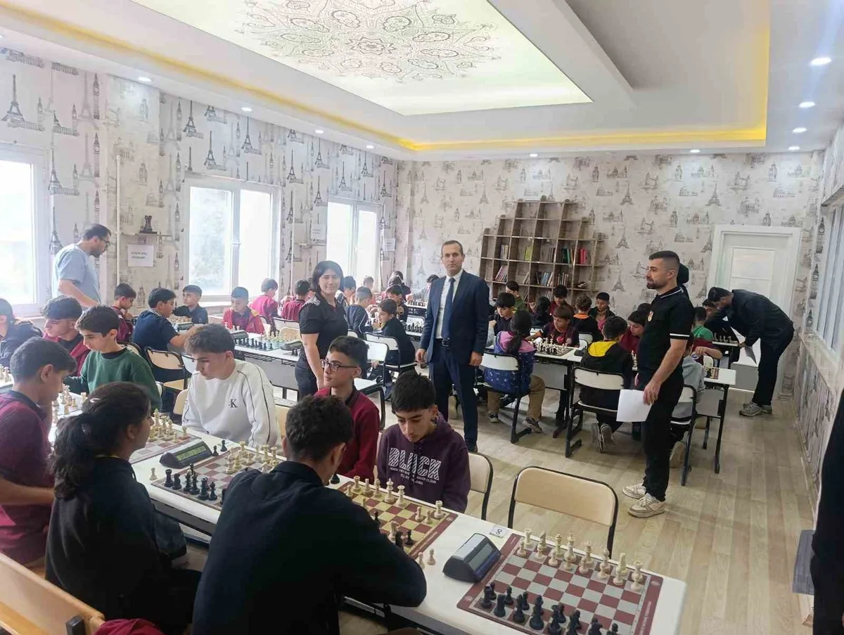 Batman'ın Sason ilçesinde Cumhuriyet Bayramı satranç turnuvası düzenlendi