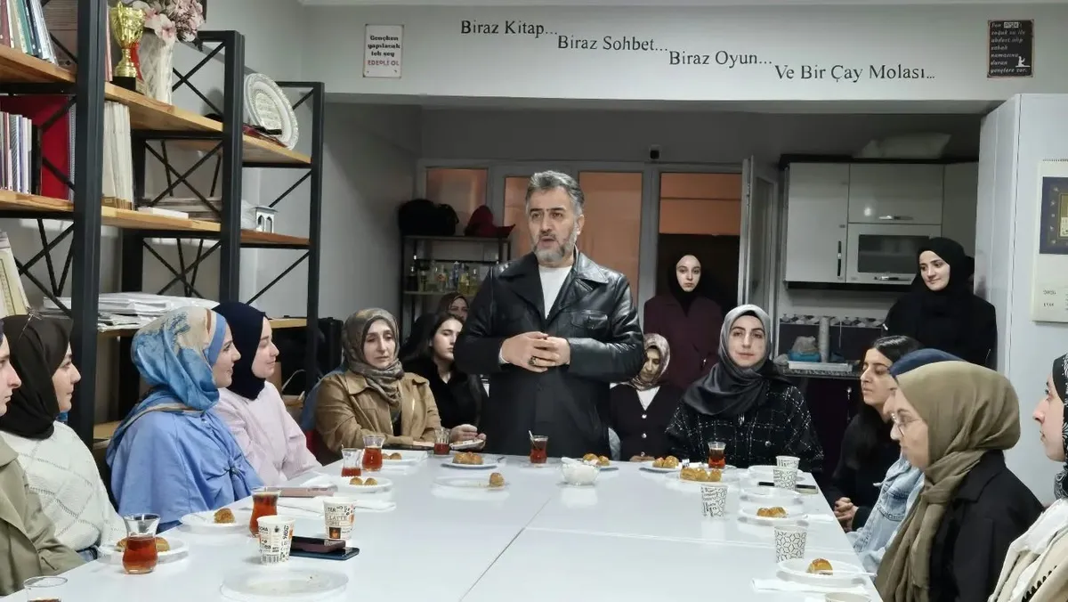 Bayburt İl Müftüsü Bektaş üniversite öğrencileriyle hadis sohbetinde buluştu