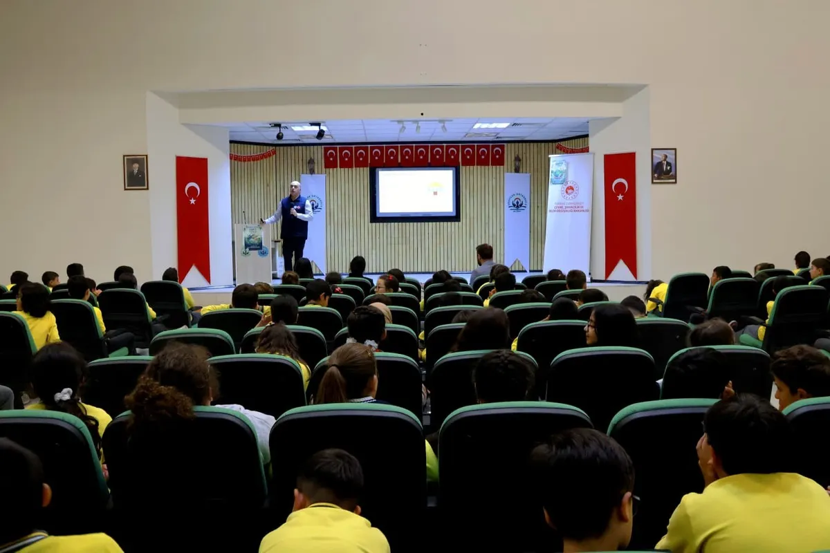 Bayburt'ta öğrencilere iklim değişikliği ve çevre bilinci eğitimi verildi