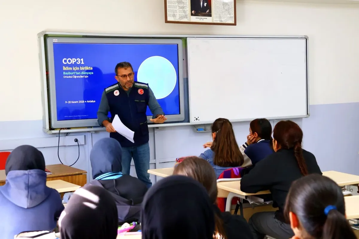 Bayburt'taki okullarda öğrencilere iklim değişikliği eğitimi verildi