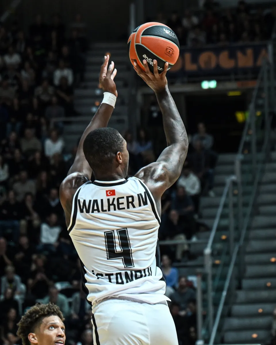 Beşiktaş Euroleague mücadelesinde Virtus Bologna'yı deplasmanda mağlup etti