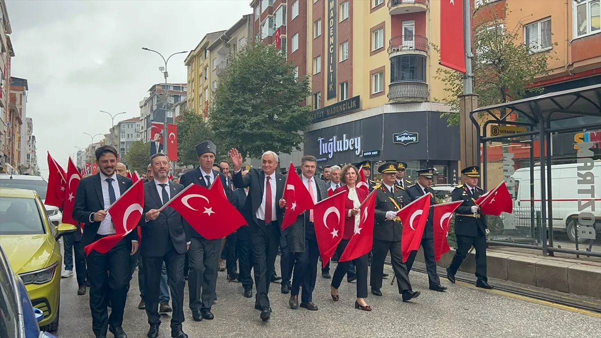 Bilecik'in Bozüyük ilçesinde 29 Ekim Cumhuriyet Bayramı yürüyüşü yapıldı