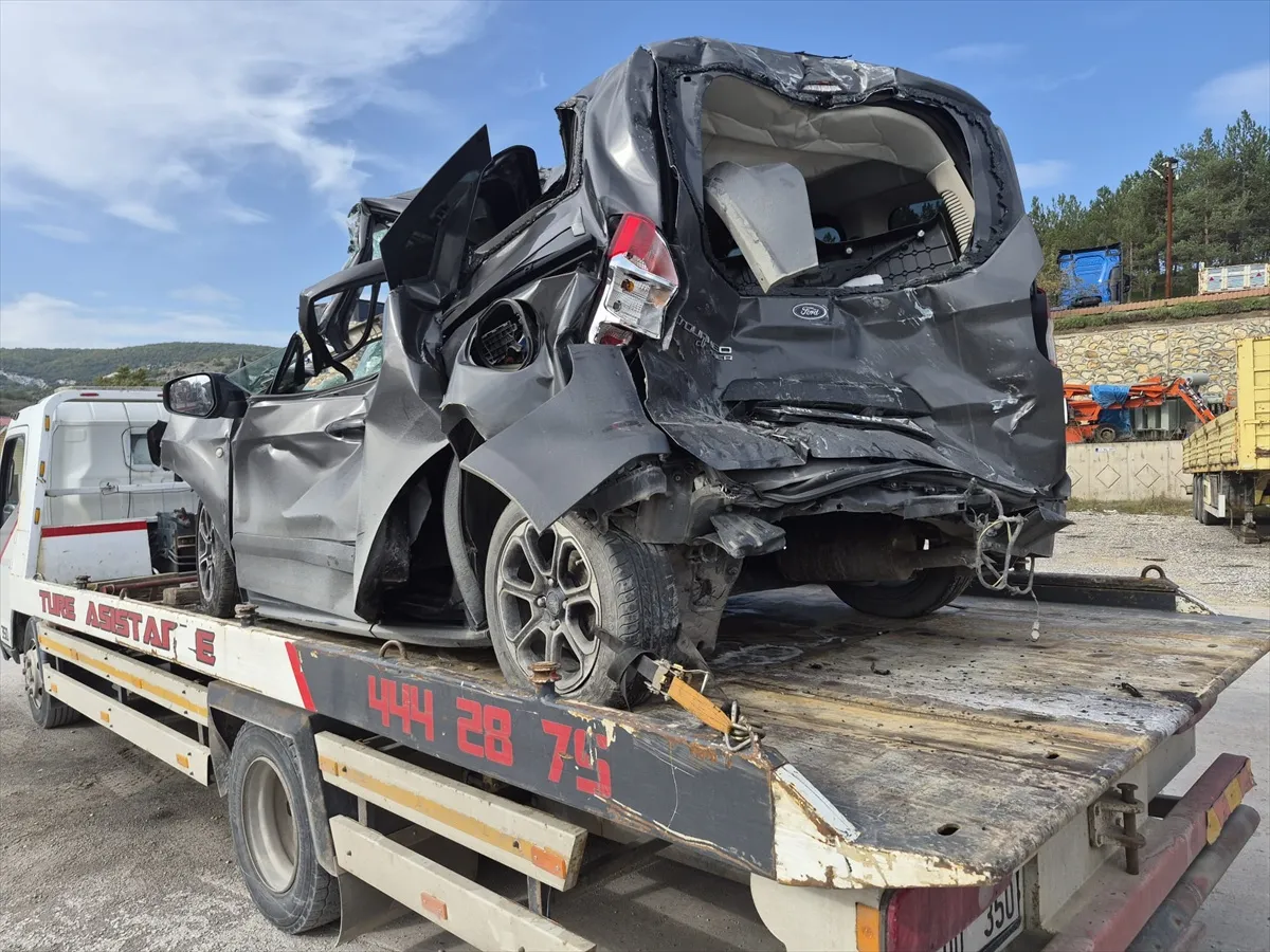 Bilecik'in Bozüyük ilçesinde zincirleme trafik kazası: 1 yaralı