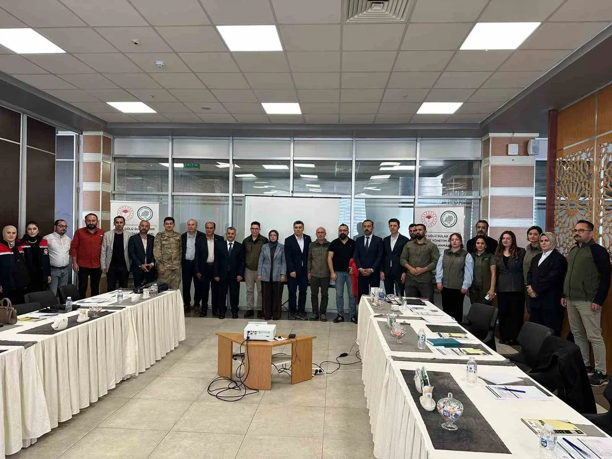 Bitlis Adilcevaz'da Arin Gölü'nün geleceği için revize çalıştayı yapıldı