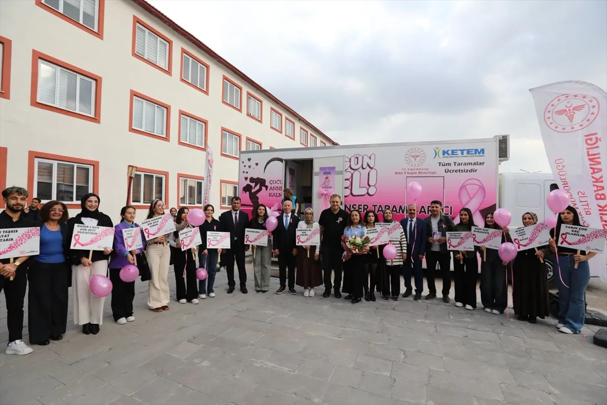 Bitlis Eren Üniversitesi'nde meme kanserinde erken teşhisin önemi vurgulandı