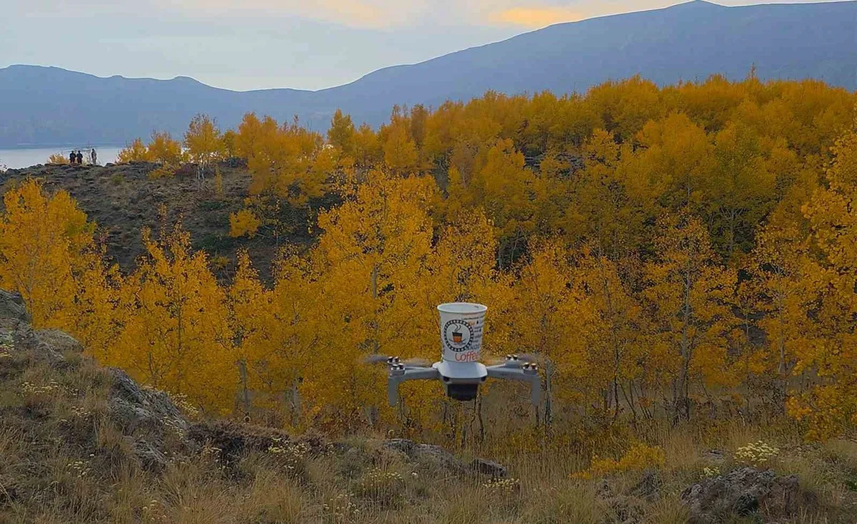Bitlis Nemrut Kalderası'nda drone ile sıra dışı içecek ikramı yapıldı