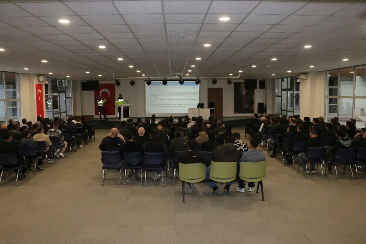 Bolu Orman Bölge Müdürlüğü şoförlerine jandarma ekiplerinden trafik eğitimi