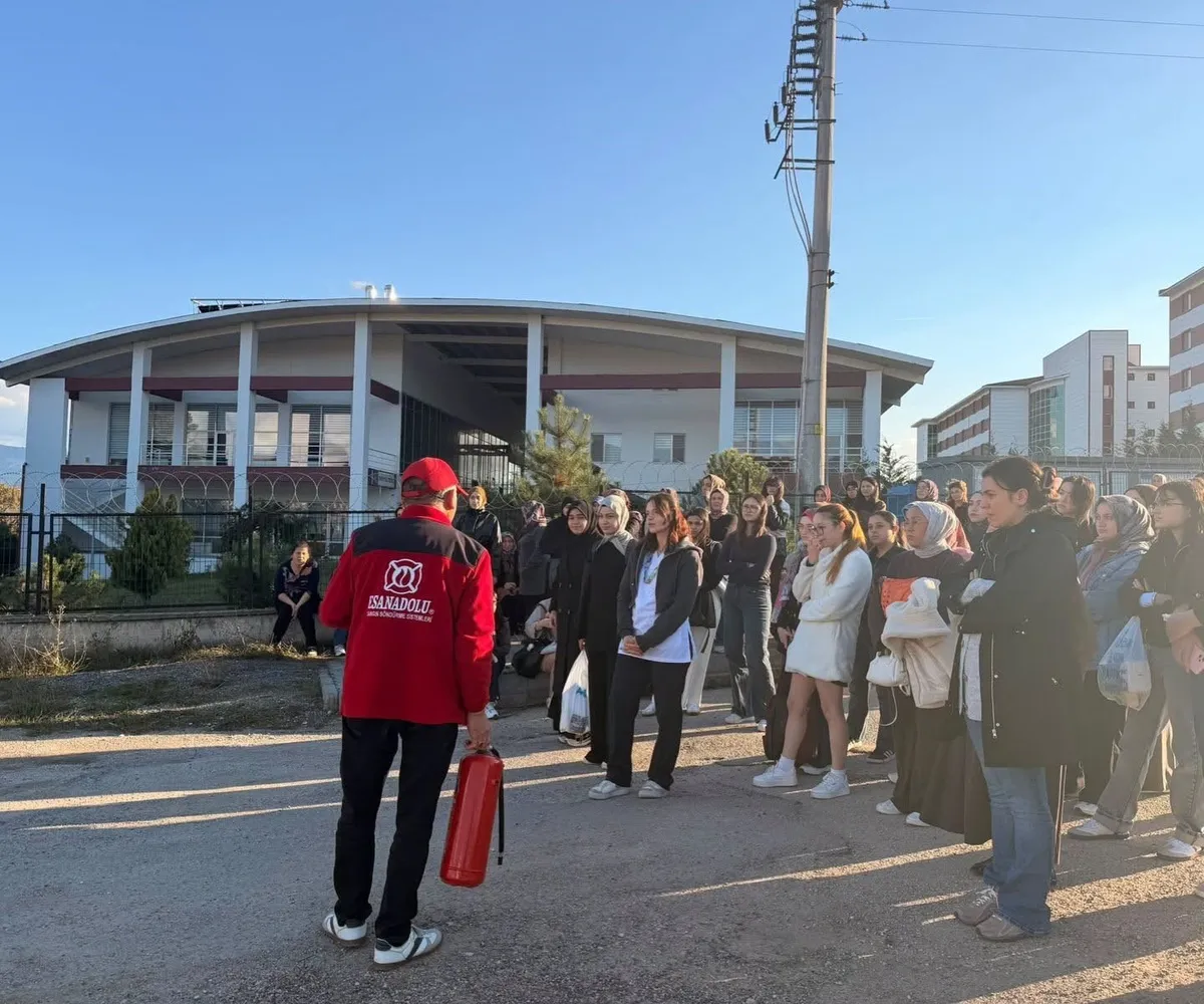 Bolu Seyyide Nefise Yurdu'nda afetlere karşı hazırlık tatbikatı düzenlendi