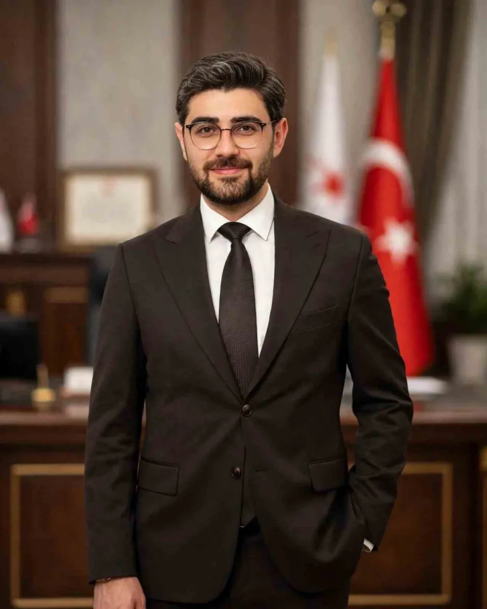 Bolvadin baro temsilciliği seçimlerini Avukat Samet Özaydın kazandı