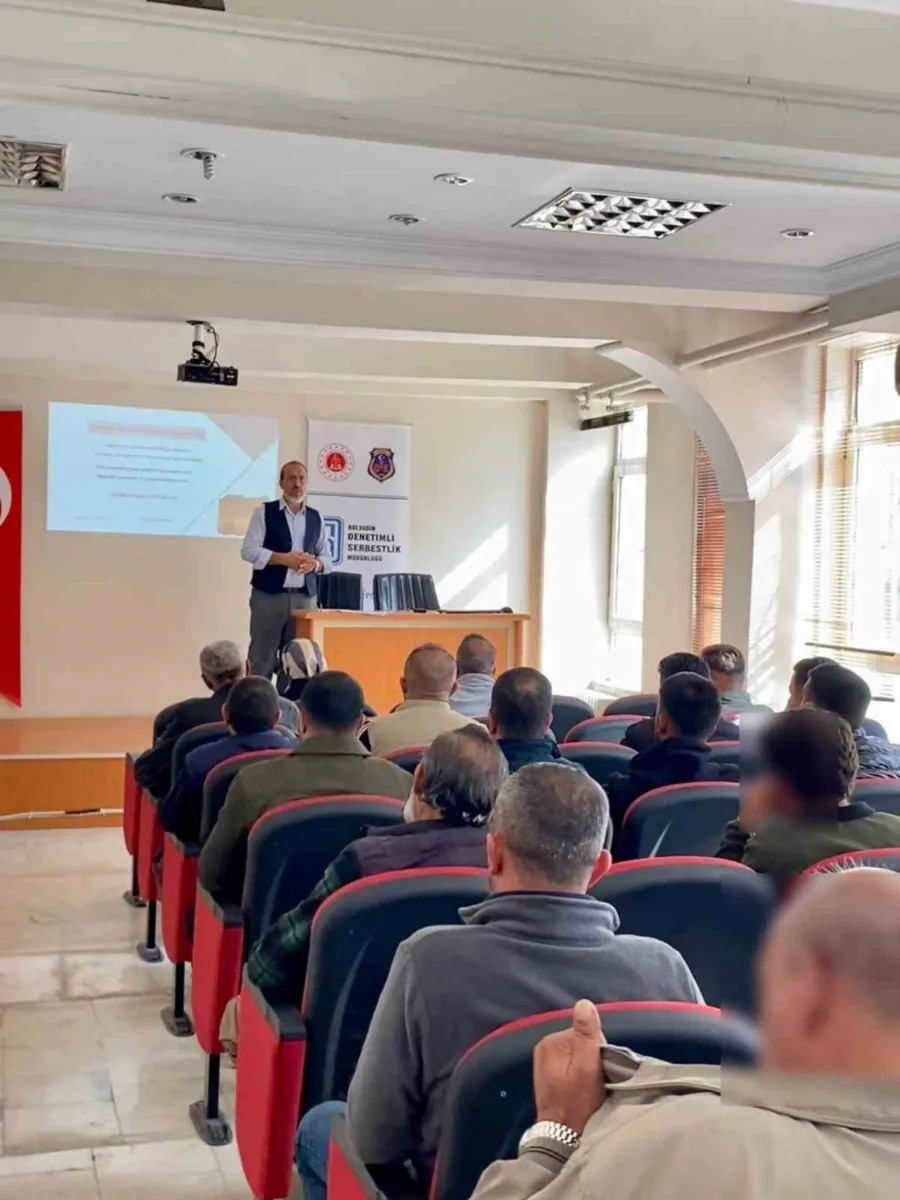 Bolvadin'de yükümlülere yönelik kişisel gelişim semineri düzenlendi
