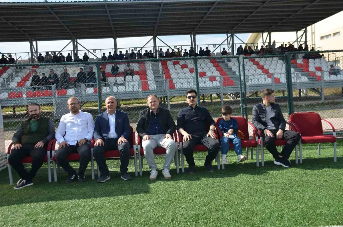 Bulanık Gençlerbirliği, Malazgirt 1071'i yenerek U14 C Grubu şampiyonu oldu