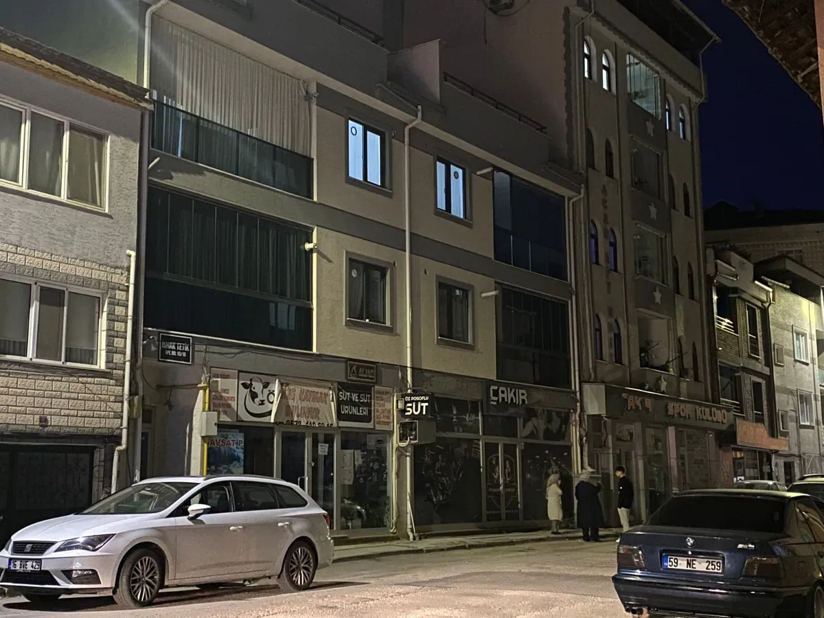 Bursa İnegöl'de 3'üncü kattan düşen 15 yaşındaki çocuk ağır yaralandı