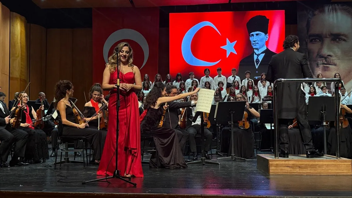 Bursa'da 29 Ekim Cumhuriyet Bayramı konseri coşkuyla gerçekleştirildi