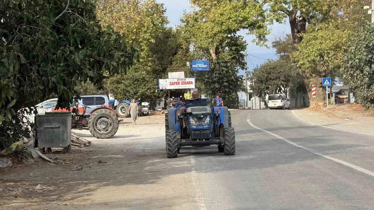 Bursa'da 71 yaşındaki Muhuttin Koldaş çocukları ücretsiz antrenmana taşıyor