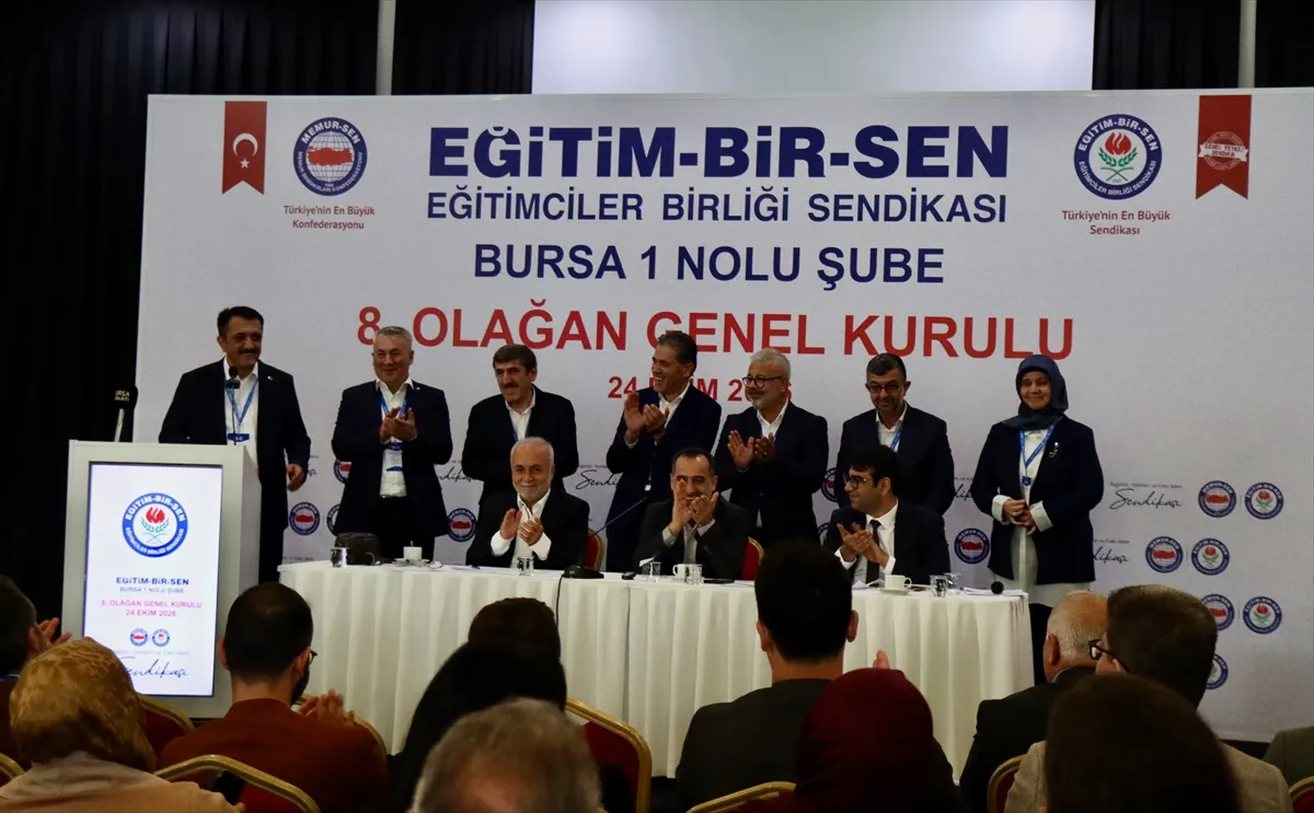 Bursa'da Eğitim-Bir-Sen'in 8. Olağan Genel Kurulu'nda Adil Yazıcıoğlu seçildi