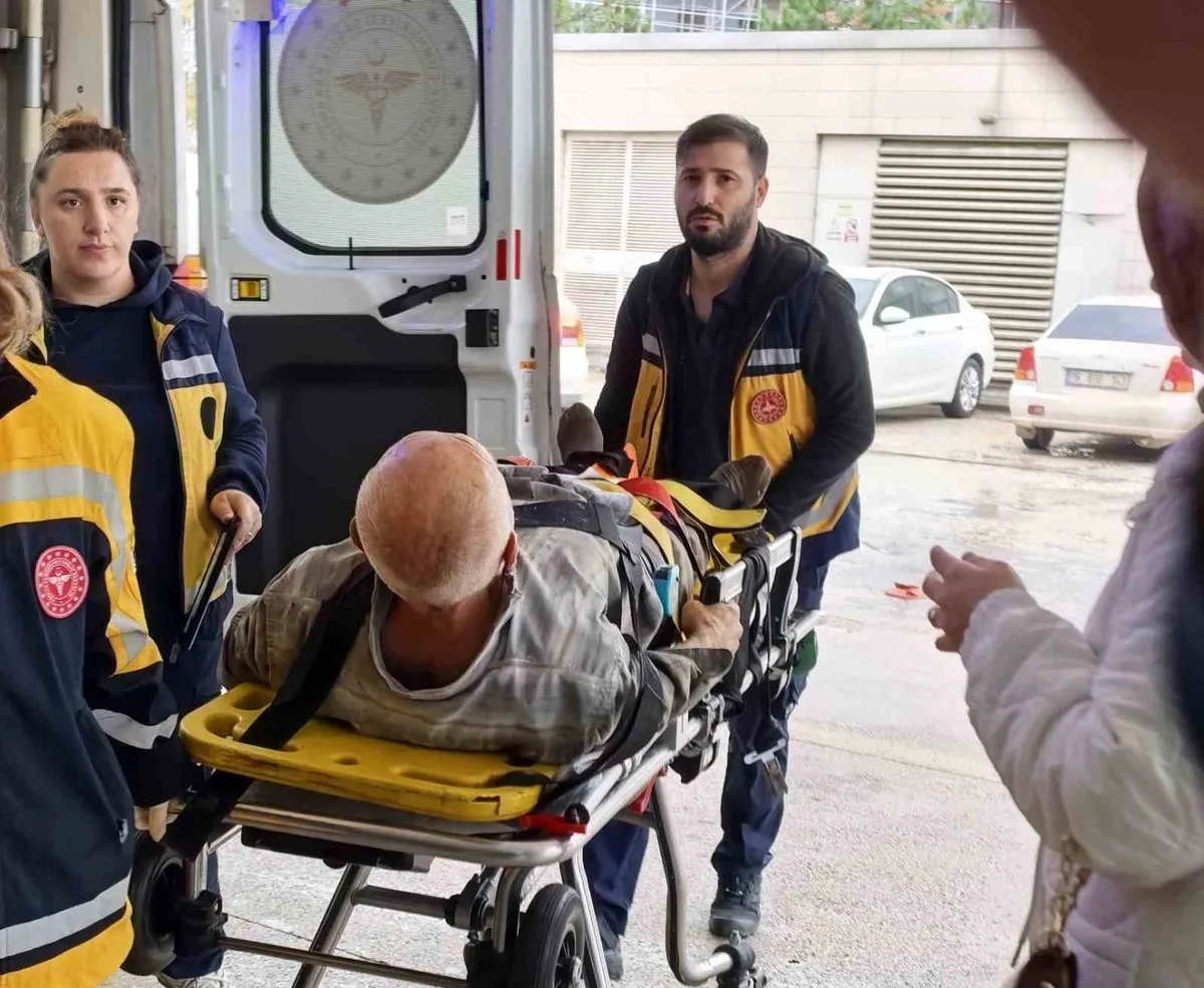 Bursa'nın İnegöl ilçesinde fabrikada yük asansörü düştü: 1 yaralı