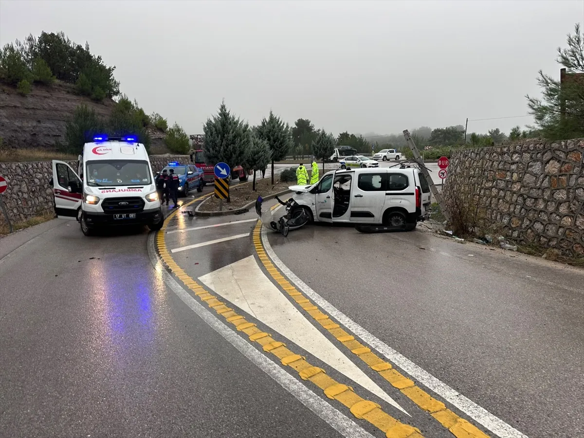 Çanakkale Ayvacık'ta hafif ticari araç takla attı: Bir kişi yaralandı