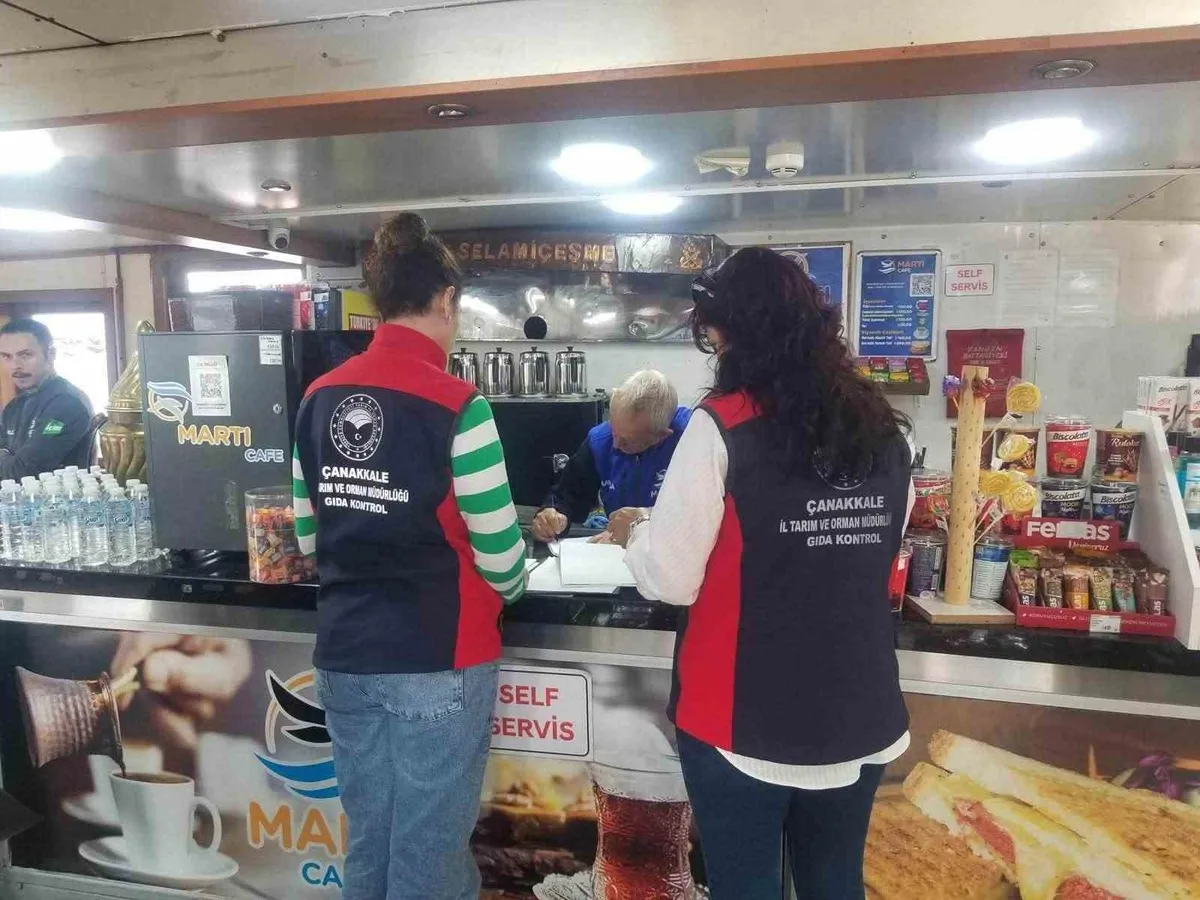 Çanakkale'de feribotlardaki gıda işletmeleri denetimden geçti