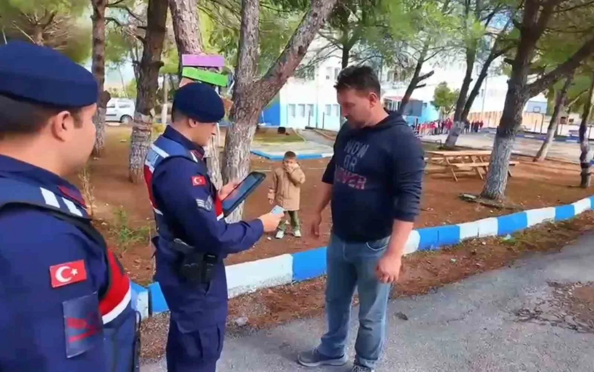 Çanakkale'de jandarma ekiplerinden eğitim yılı boyunca okul çevresi denetimi