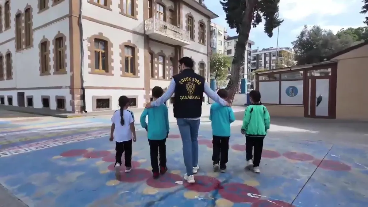 Çanakkale'de okul çevrelerinde güvenlik denetimleri titizlikle sürüyor