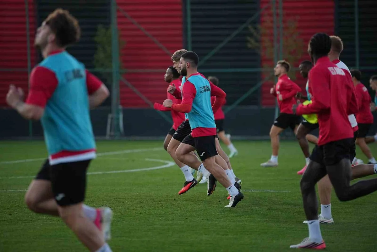 Çorum FK, Göztepe maçı hazırlıklarına teknik direktör Burak Yılmaz ile start verdi