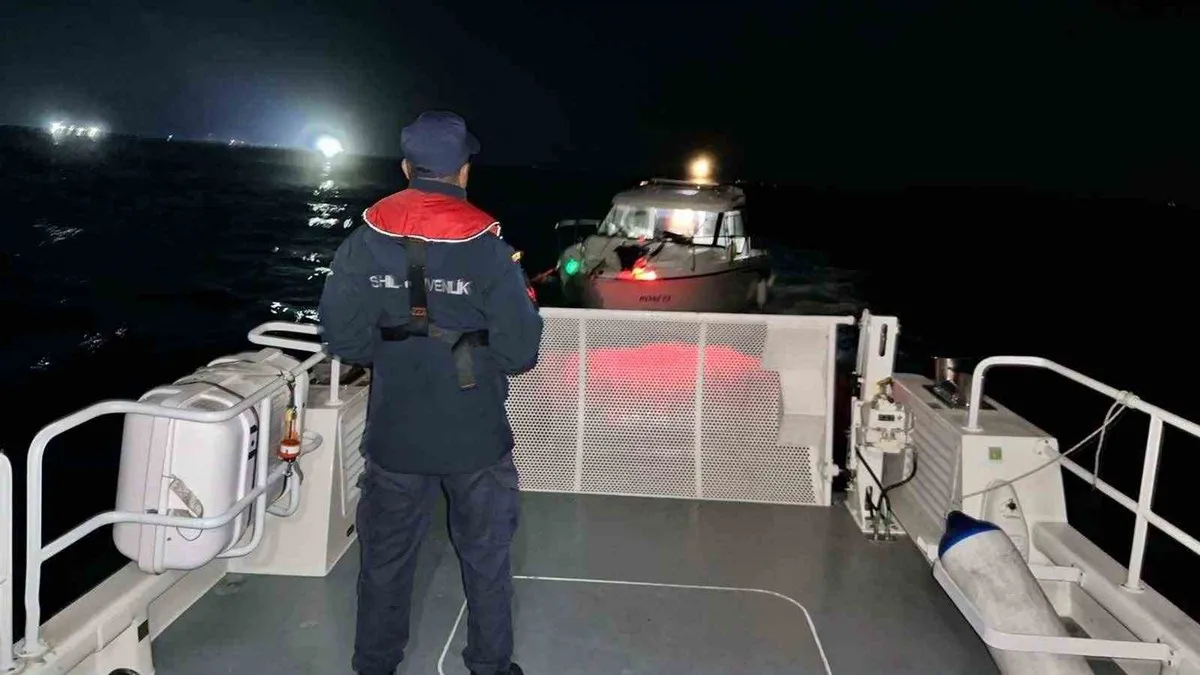 Didim açıklarında motor arızası yaşayan teknedeki 3 kişi kurtarıldı