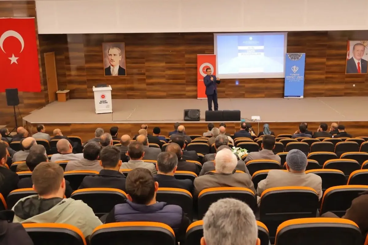 Diyanet İşleri Başkanlığı heyeti Bayburt'ta din görevlileriyle bir araya geldi