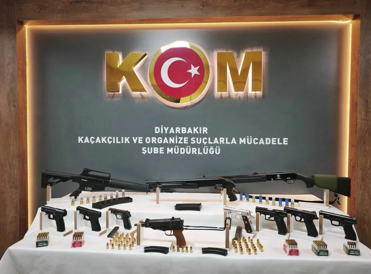 Diyarbakır merkezli silah kaçakçılığı operasyonunda 13 kişi yakalandı