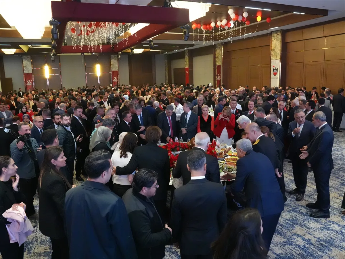 Diyarbakır'da 29 Ekim Cumhuriyet Bayramı coşkuyla kutlandı