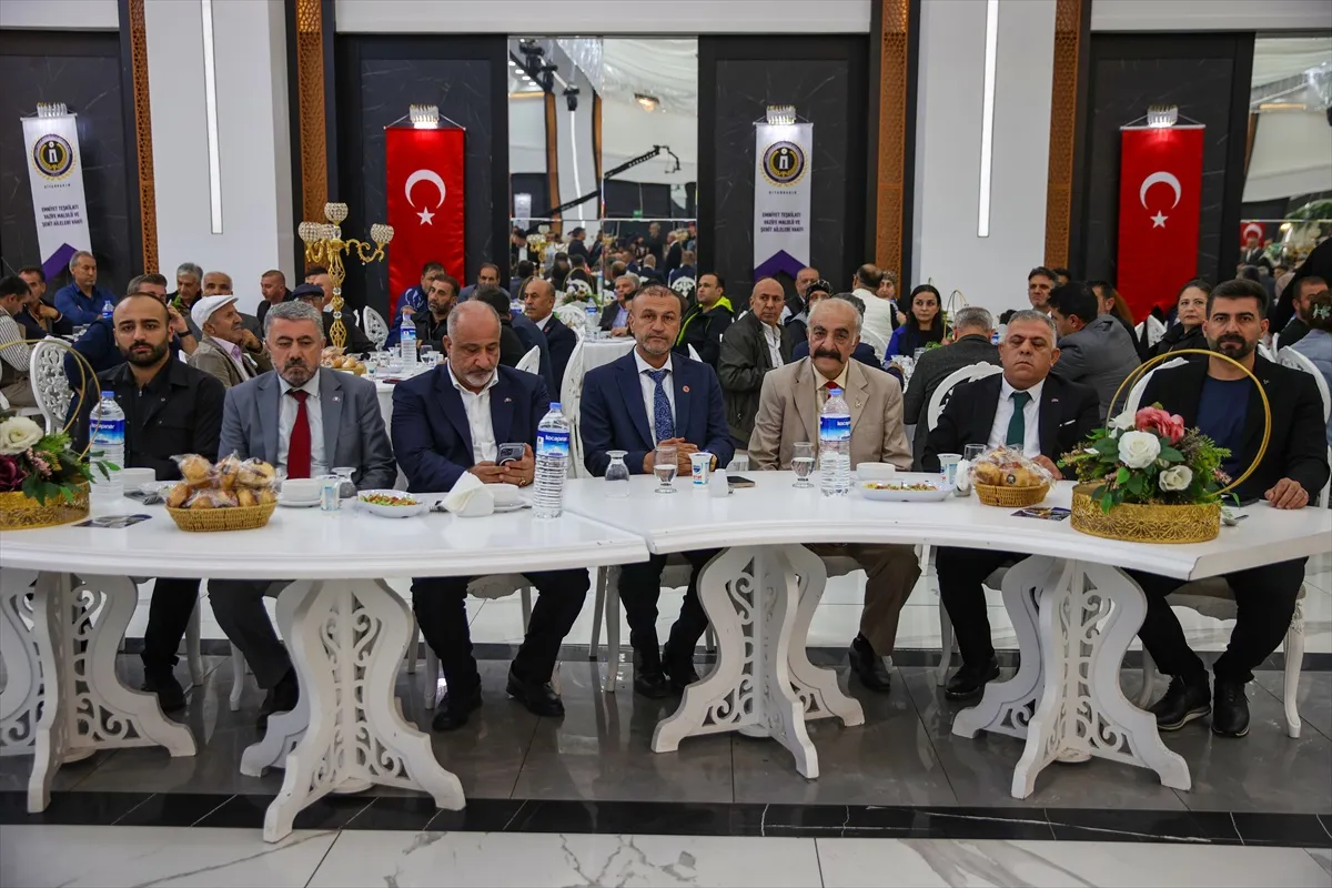 Diyarbakır'da şehit aileleri ve gaziler onuruna dayanışma yemeği düzenlendi