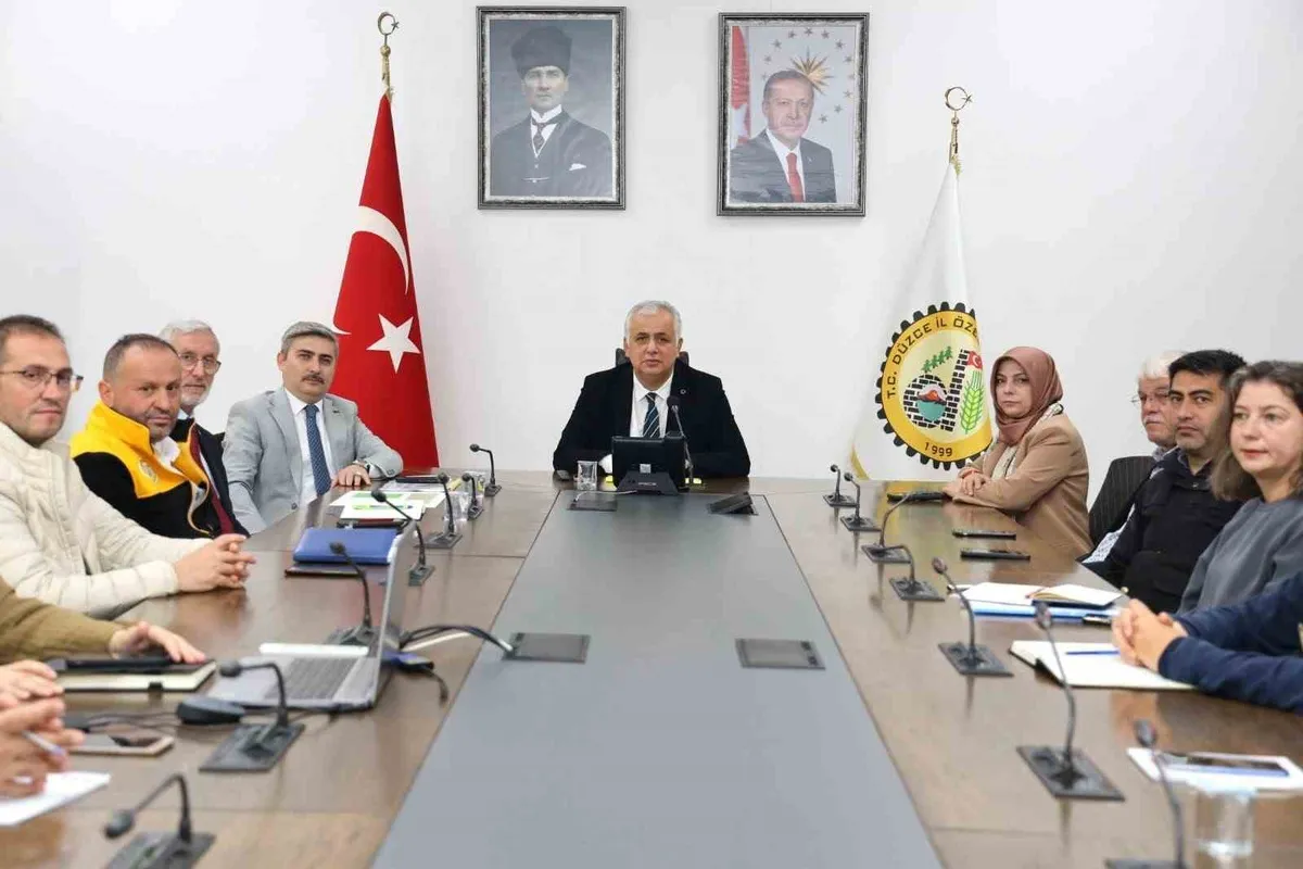 Düzce'de eğitim yatırımları ve yeni projeler değerlendirme toplantısında görüşüldü